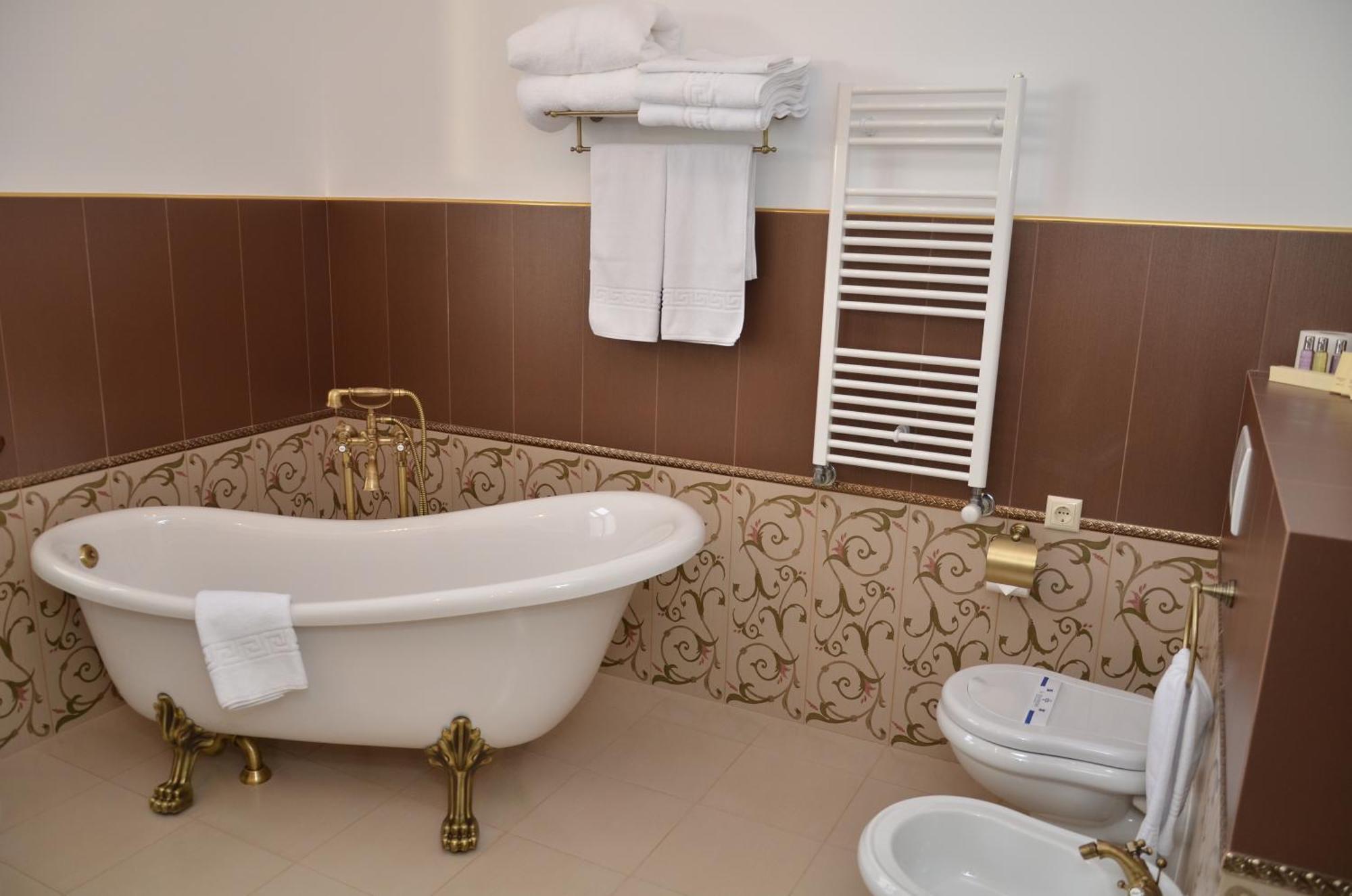 Berezovka  Chateau Royal Hotel מראה חיצוני תמונה