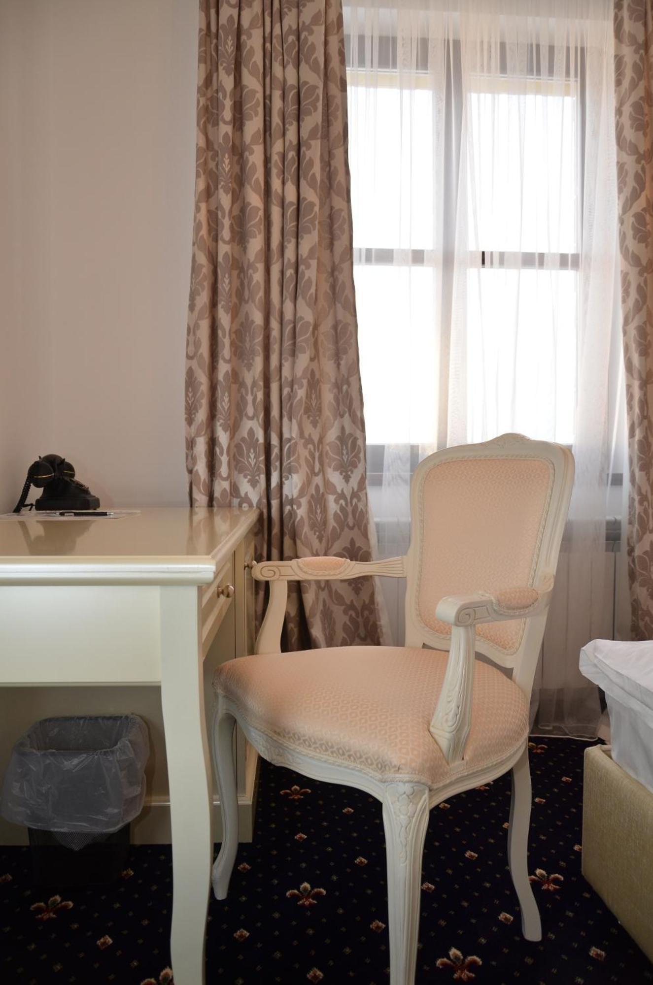 Berezovka  Chateau Royal Hotel מראה חיצוני תמונה
