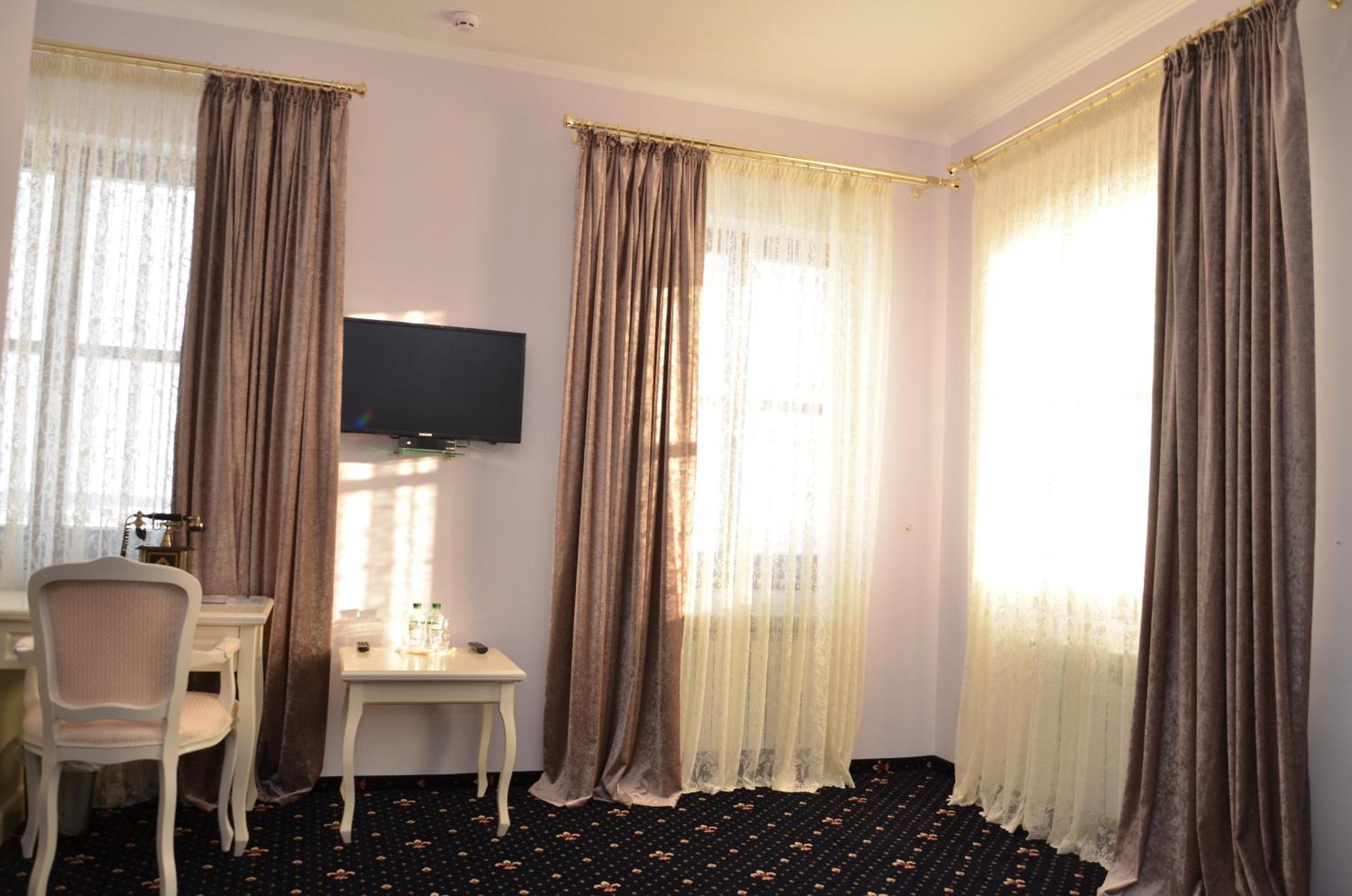 Berezovka  Chateau Royal Hotel מראה חיצוני תמונה