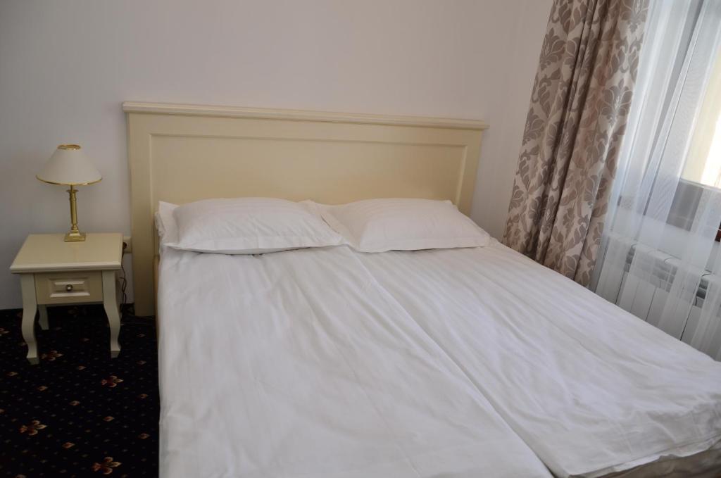Berezovka  Chateau Royal Hotel מראה חיצוני תמונה